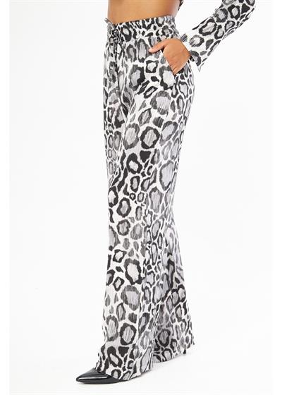 Önü Çimalı Desenli Viskon Pantolon 