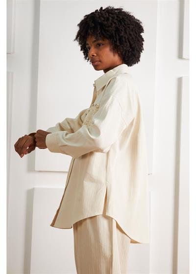 Önü Dantelli Balıksırtı Gabardin Gömlek 