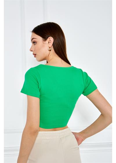 Önü Düğme Detaylı Crop T-Shirt