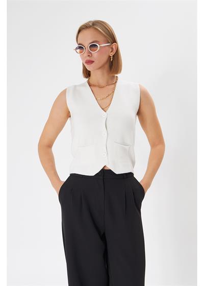 Önü Düğmeli Örgü Yelek 