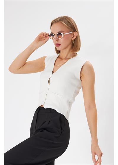 Önü Düğmeli Örgü Yelek 