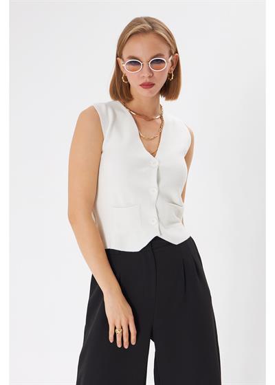 Önü Düğmeli Örgü Yelek 