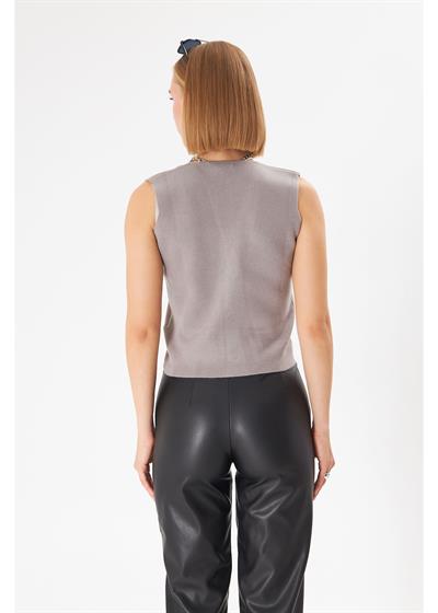 Önü Düğmeli Örgü Yelek 