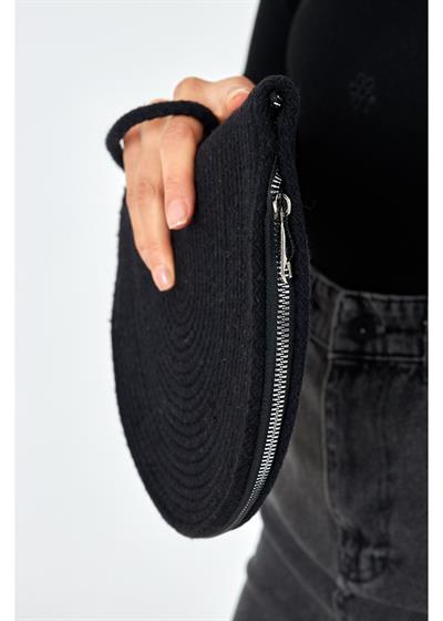 Oval Bileklik Askılı Çanta 