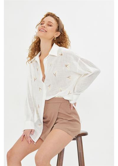 Papatya Nakışlı Keten Görünümlü Gömlek 