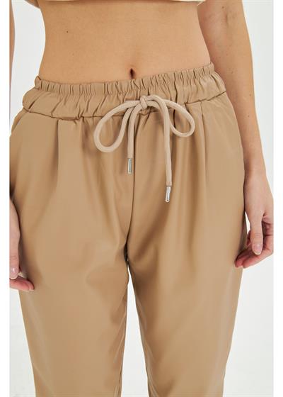 Pileli Lastikli Deri Pantolon 