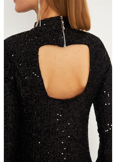 Sırt Dekolteli Kolları Volanlı Siyah Pul Payet Elbise 