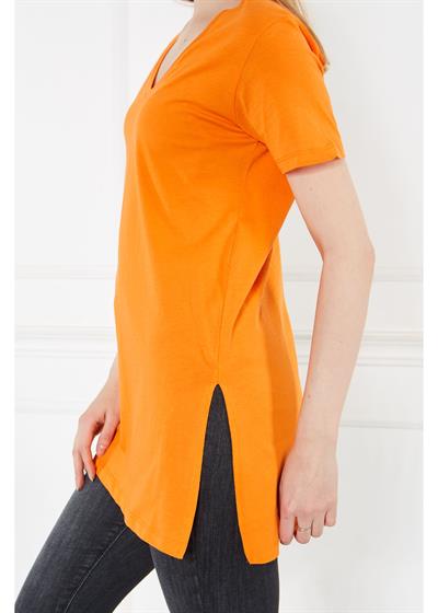 V Yaka Kısa Kol Yırtmaçlı T-Shirt