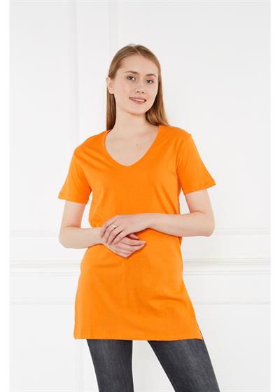 V Yaka Kısa Kol Yırtmaçlı T-Shirt