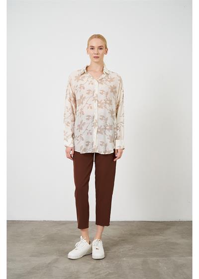 V Yaka Yaprak Desen Gömlek 