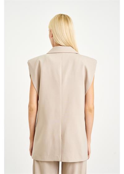 Vatkalı Cep Kapaklı Uzun Yelek