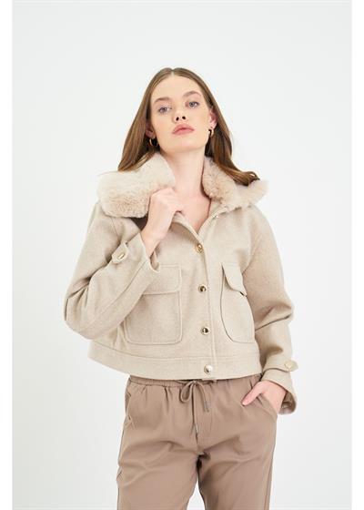 Yakası Kürklü Kısa Kaşe Mont