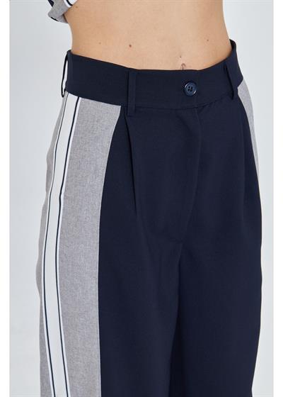 Yanları Şeritli Garnili Pantolon 