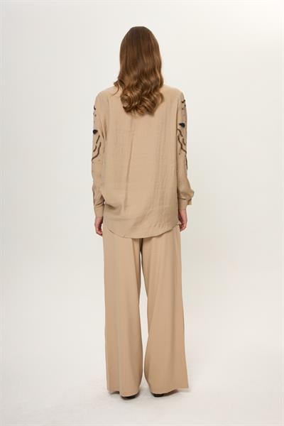 Pul ve Boncuk İşlemeli Oversize Gömlek