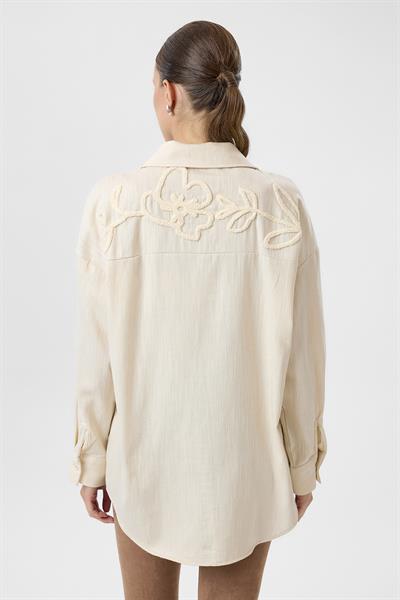 Önü Nakışlı Keten Karışımlı Gömlek