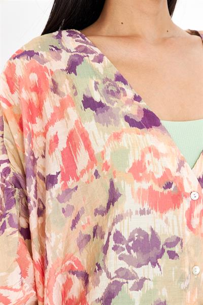V Yaka Desenli Kimono
