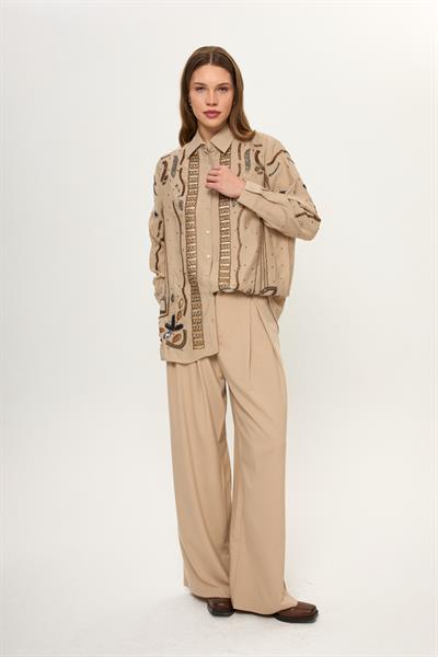 Pul ve Boncuk İşlemeli Oversize Gömlek