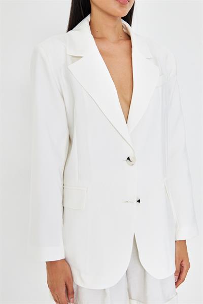 Arkası Yırtmaçlı Modal Ceket