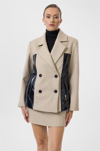 Kapitone Detaylı Kaşe Ceket