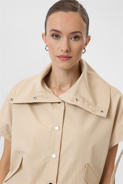 Omuzu Bağcık Detaylı Yelek