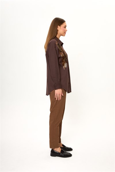 Pul İşlemeli Nakışlı Gömlek