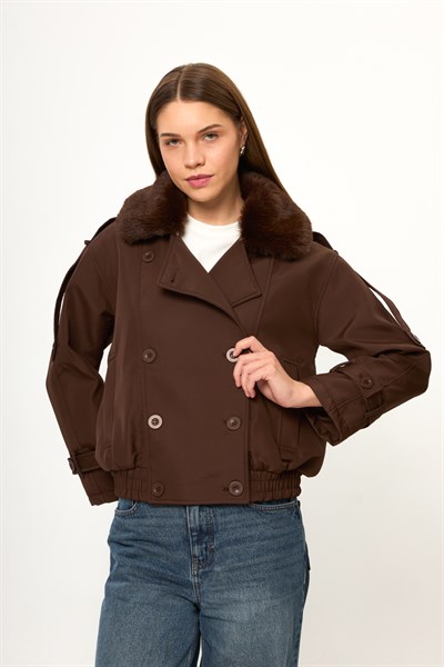 Kürklü Düğmeli Kısa Trençkot