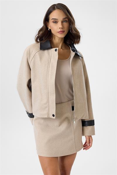 Deri Yakalı Astarlı Kaşe Ceket