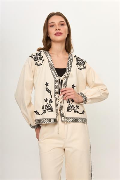 Bej %100 Pamuk Önü Bağcıklı Nakış İşlemeli Kadın Ceket