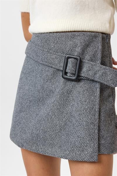 Kuşaklı Kaşe Şort Etek