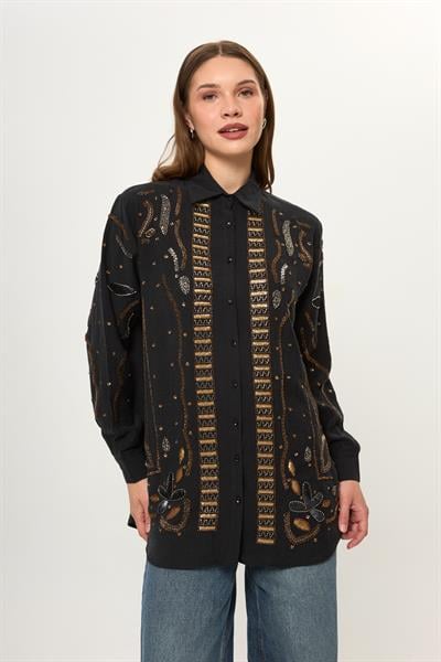 Pul ve Boncuk İşlemeli Oversize Gömlek