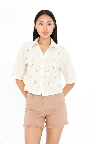 Çiçek Nakışlı Kısa Kol Keten Görünümlü Gömlek 