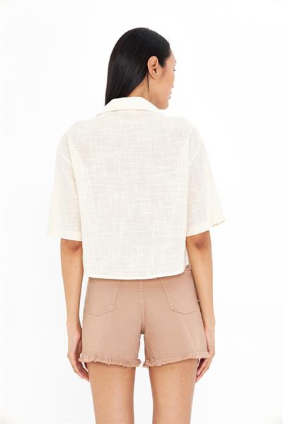 Çiçek Nakışlı Kısa Kol Keten Görünümlü Gömlek 