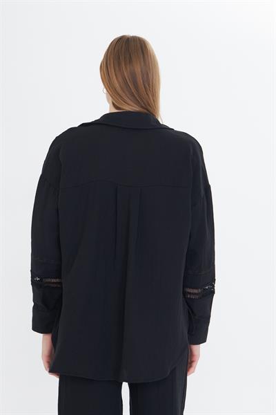 Çiçek Nakışlı Müslin Gömlek 