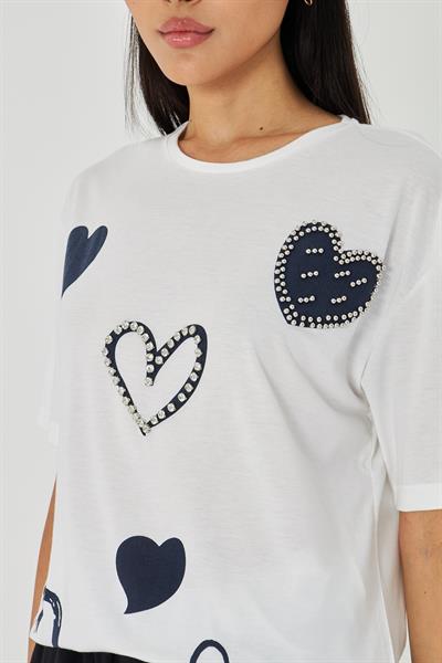 Çoklu Kalp Baskılı Taşlı T-Shirt 