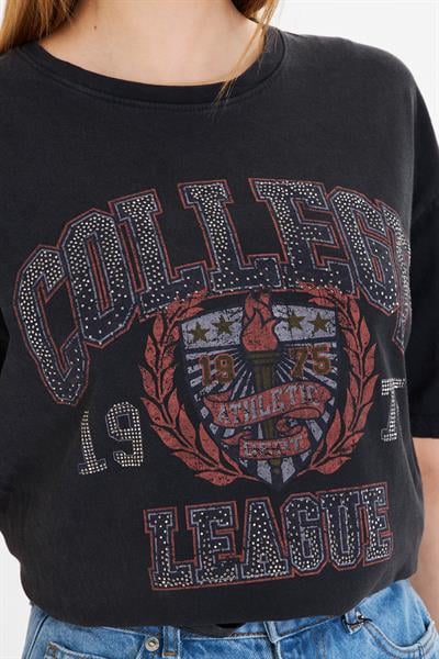 College League Yıkamalı T-Shirt