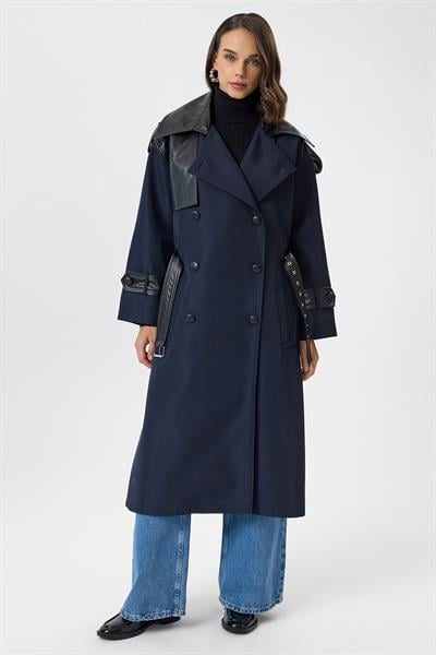 Deri Detaylı Uzun Trençkot