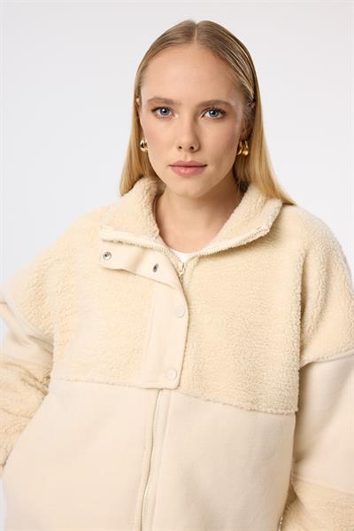 Polarlı Peluş Mont