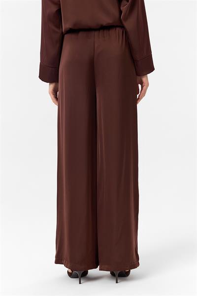 Önü Çimalı Saten Pantolon