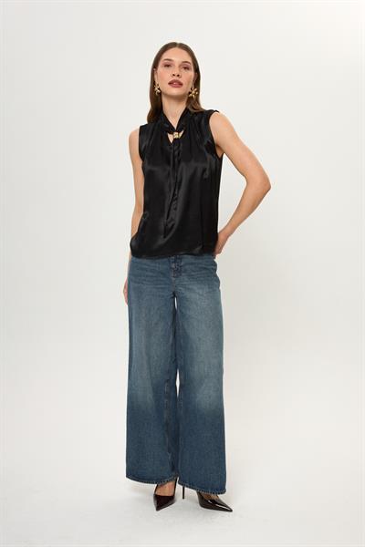 Fular Yakalı Saten Bluz