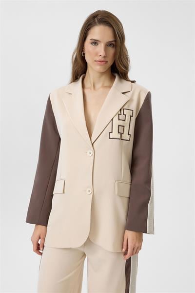 Nakışlı Poliviskon Garnili Atlas Ceket