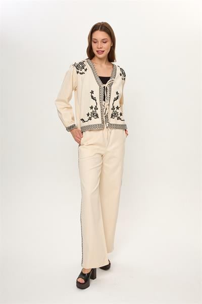 Bej %100 Pamuk Önü Bağcıklı Nakış İşlemeli Kadın Ceket