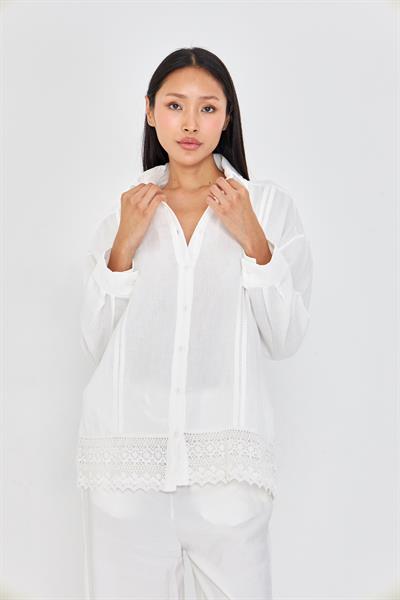 Dantel Detaylı Keten Görünümlü Gömlek 
