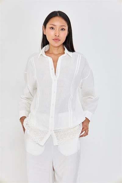 Dantel Detaylı Keten Görünümlü Gömlek 