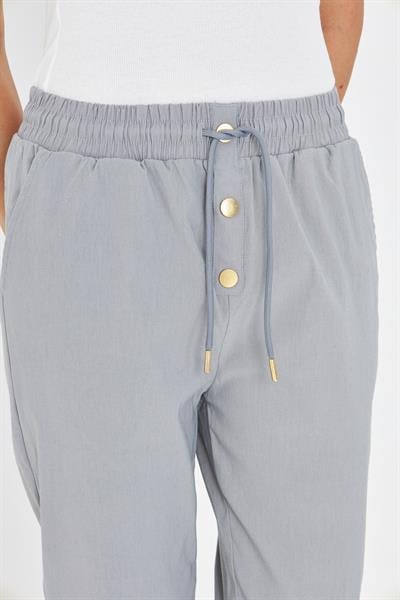 Lastikli Düğmeli Havuç Kesim Pantolon - Gri