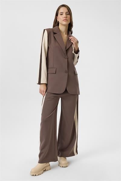 Nakışlı Poliviskon Garnili Atlas Ceket