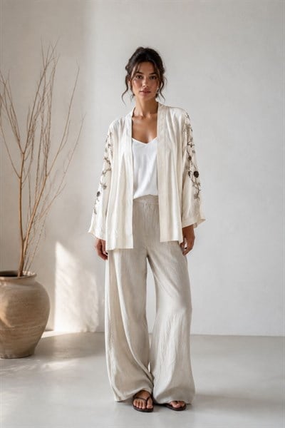 Çiçek Nakışlı Keten Karışımlı Kimono