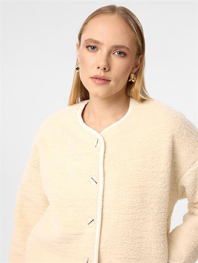 Polarlı Düğmeli Peluş Ceket