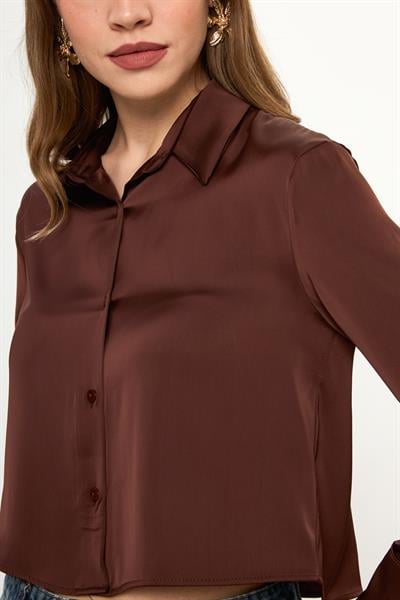 Geniş Manşetli Kısa Saten Gömlek