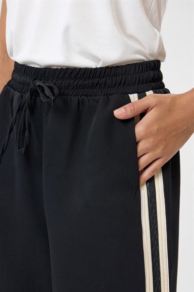 Yanları Şeritli Atlas Pantolon 