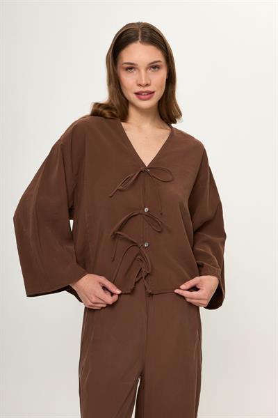 Kahve V Yaka Önü Fiyonklu Kadın Bluz